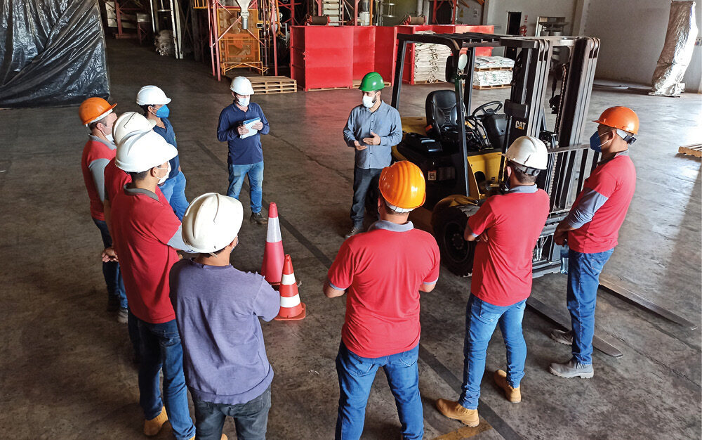 92b3ffc6-f188-402f-aecb-7e19cd72e731_forklift-freight-elevator-6566370